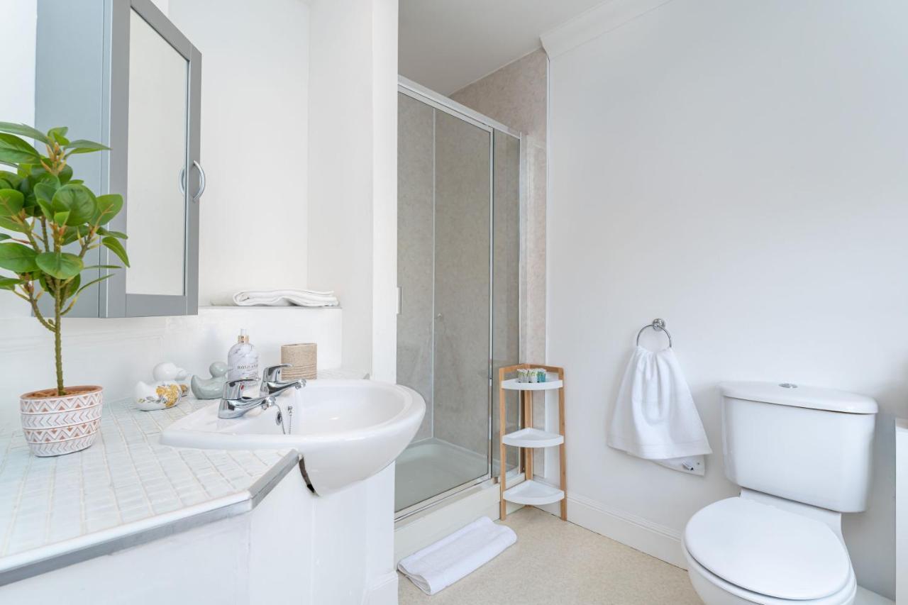 New Four Bedroom House - All Rooms Ensuite Stirling Exterior foto