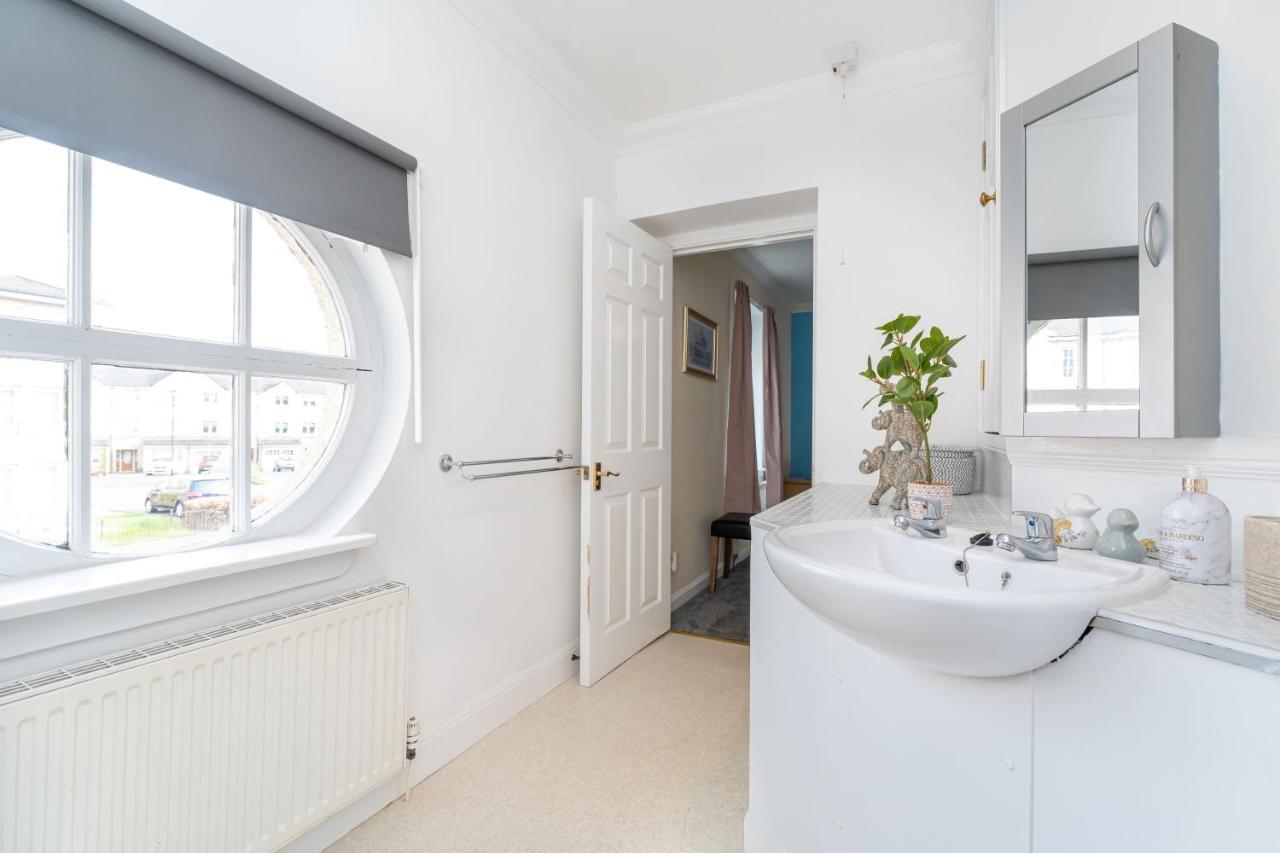 New Four Bedroom House - All Rooms Ensuite Stirling Exterior foto