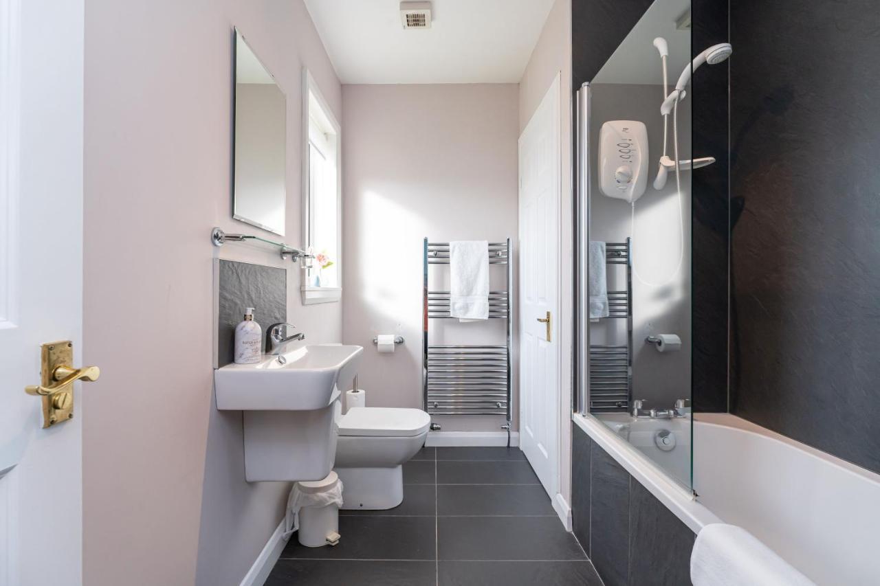 New Four Bedroom House - All Rooms Ensuite Stirling Exterior foto