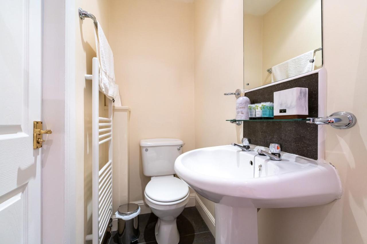 New Four Bedroom House - All Rooms Ensuite Stirling Exterior foto